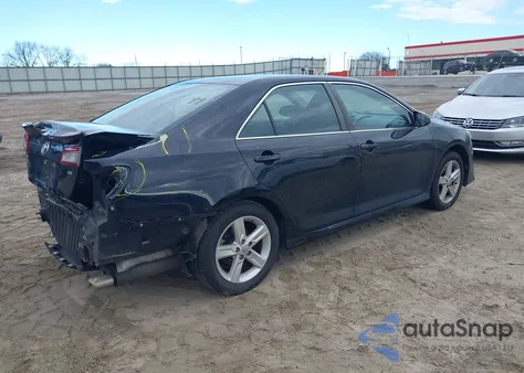 2014 Toyota Camry Se z USA, uszkodzony, nr VIN 4T1BF1FK1EU464237